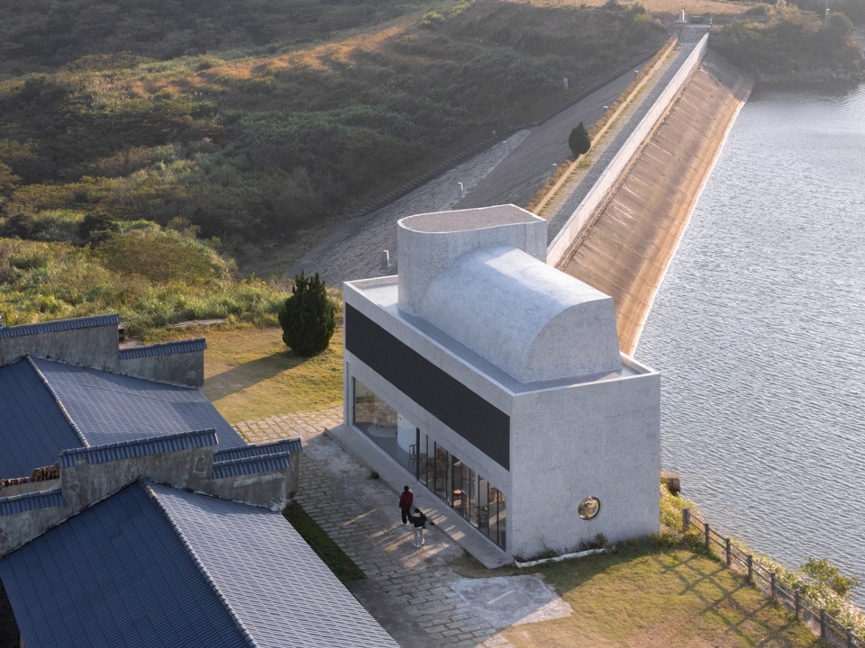 Tianhu Lake Lodge reservoir management building renovation by tobe Architecture