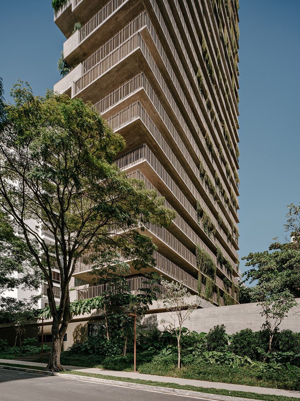 Ibate Building by Studio Arthur Casas