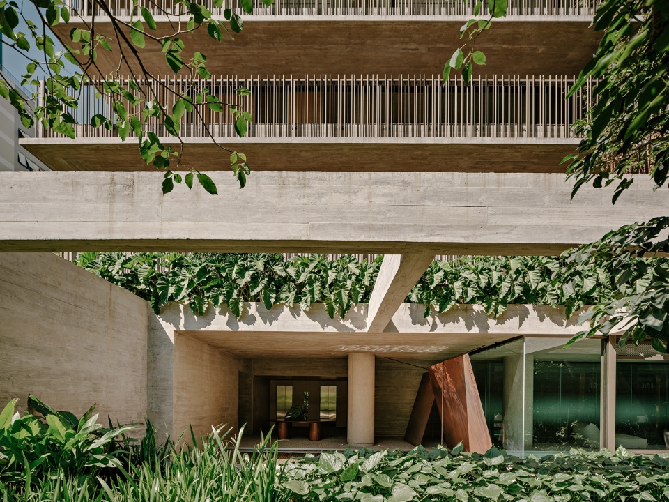 Ibate Building by Studio Arthur Casas