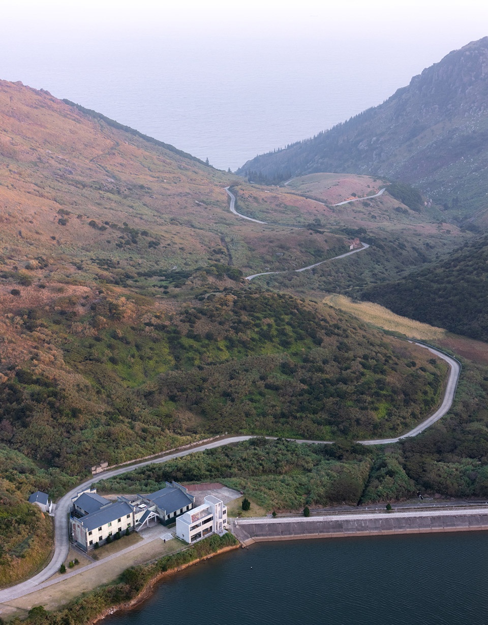 Tianhu Lake Lodge reservoir management building renovation by tobe Architecture