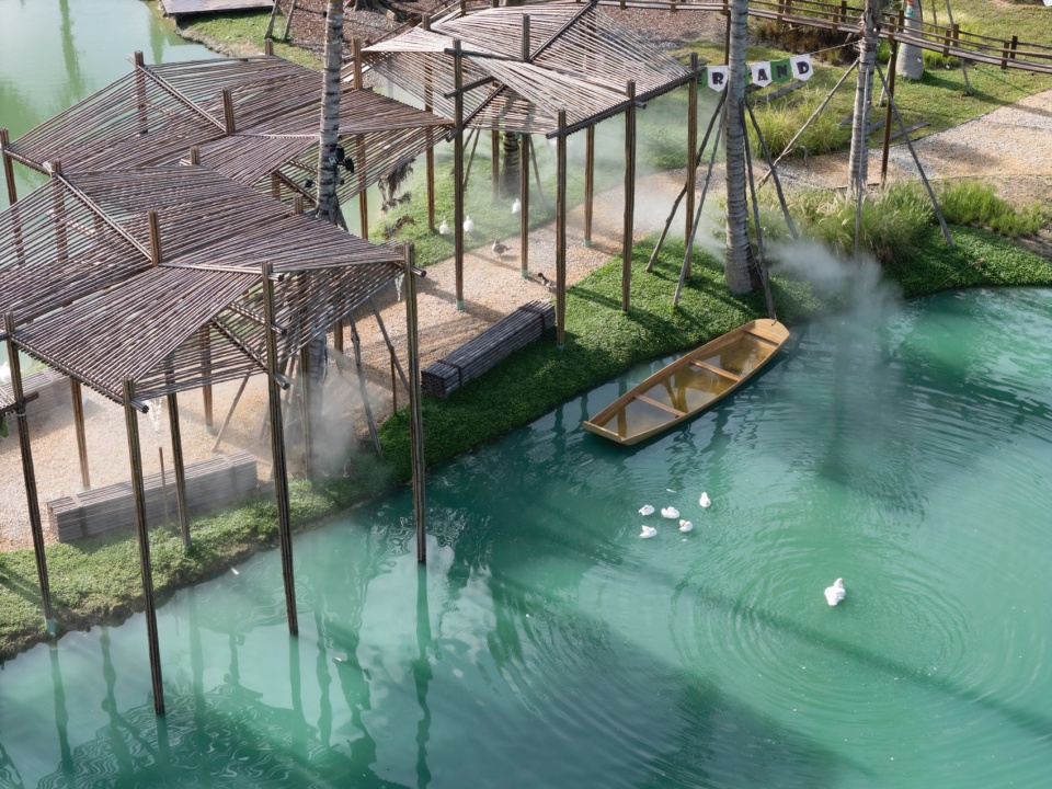 luxe waterland by yudao studio