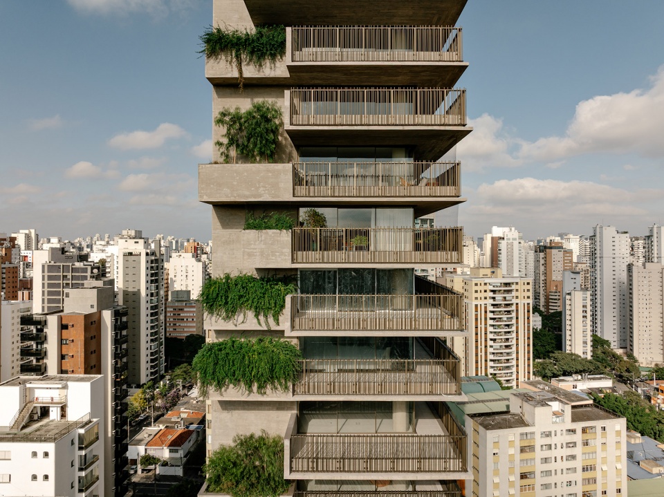 Ibate Building by Studio Arthur Casas