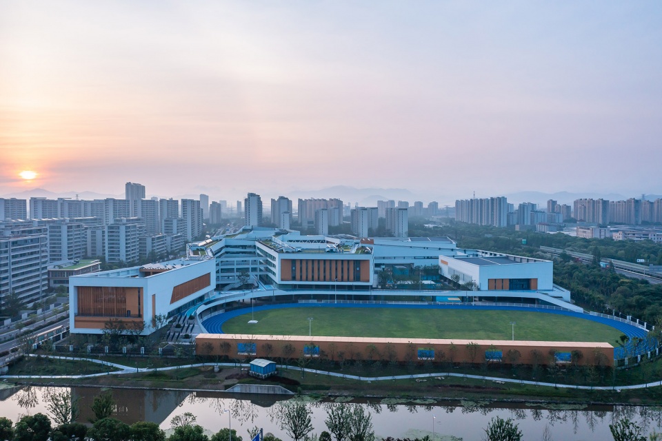 Ningbo Tong Dizhou Experimental School by cd studio