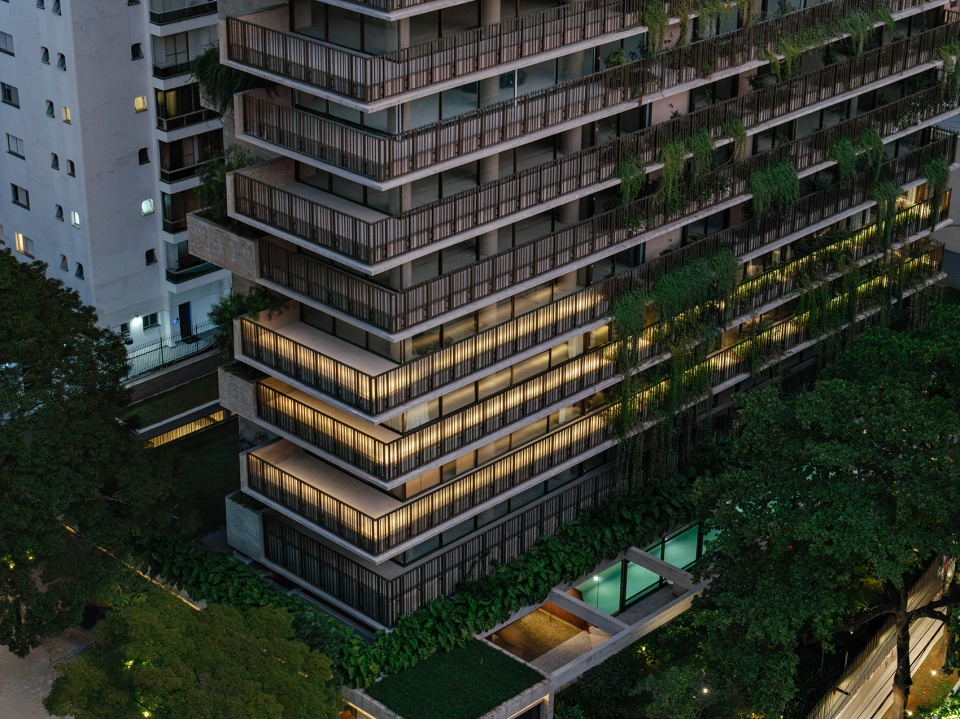 Ibate Building by Studio Arthur Casas