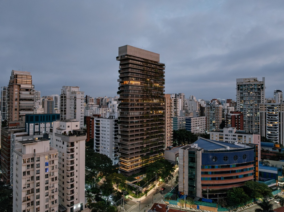 Ibate Building by Studio Arthur Casas