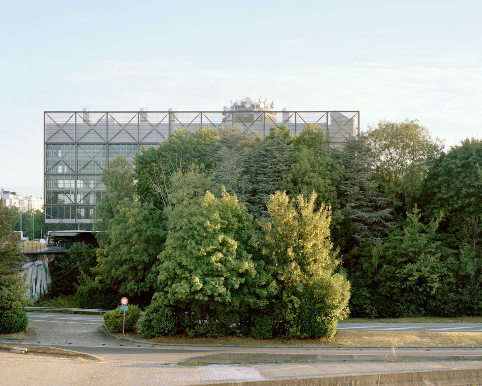 Frame 002 BaukunstMaxime Delvaux 拷贝
