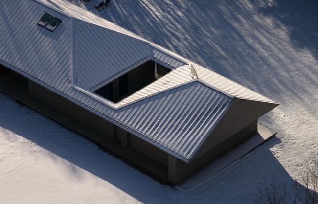 Ridge House by superkül