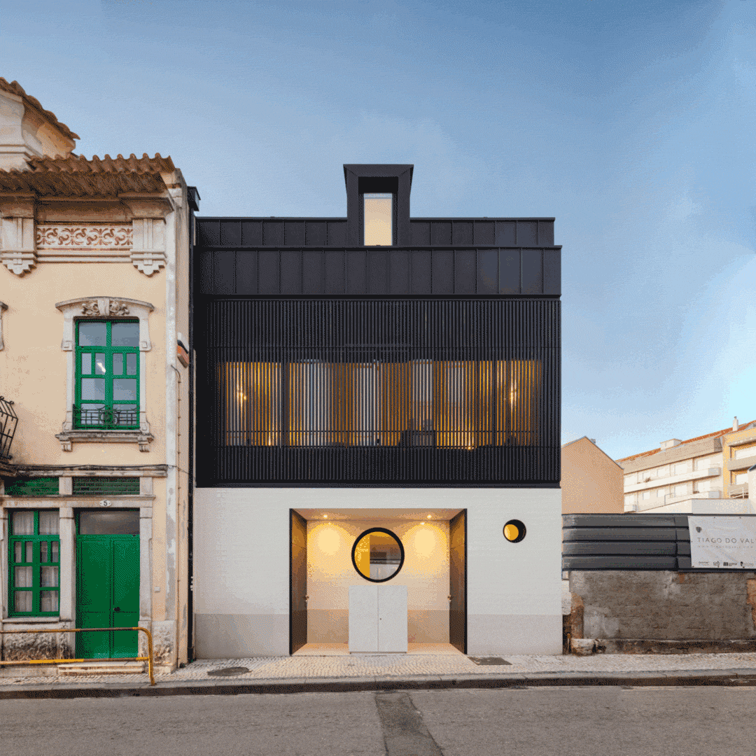 SA Townhouse by Atelier Tiago do Vale