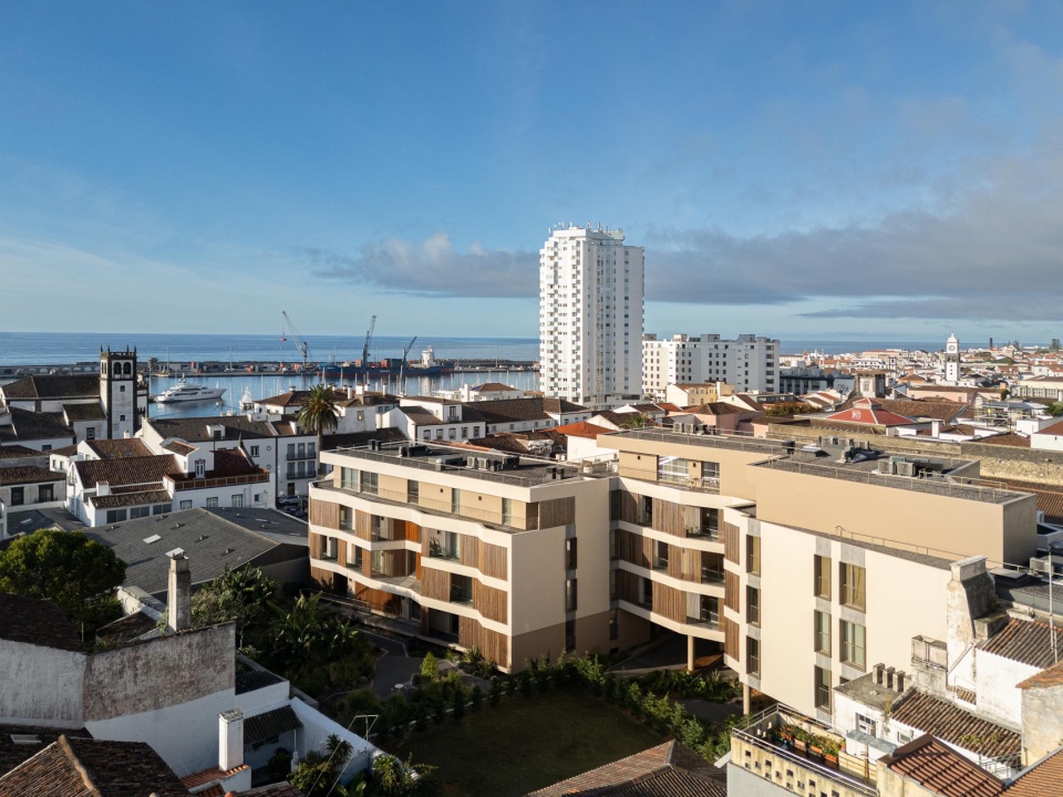 ERNESTO DO CANTO by BOX arquitectos