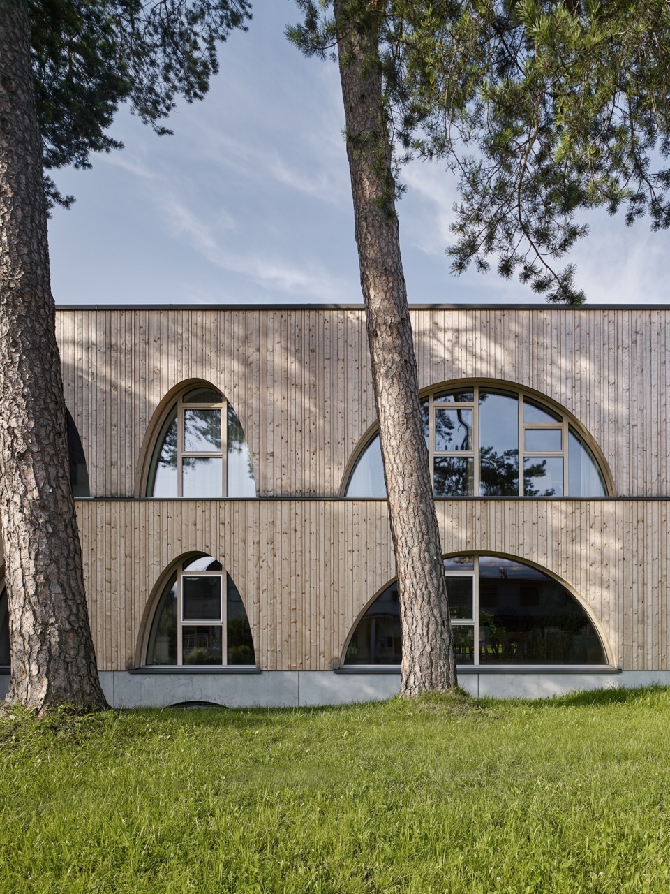A house for children in a Pinegrove Christian Schmoelz Architekt