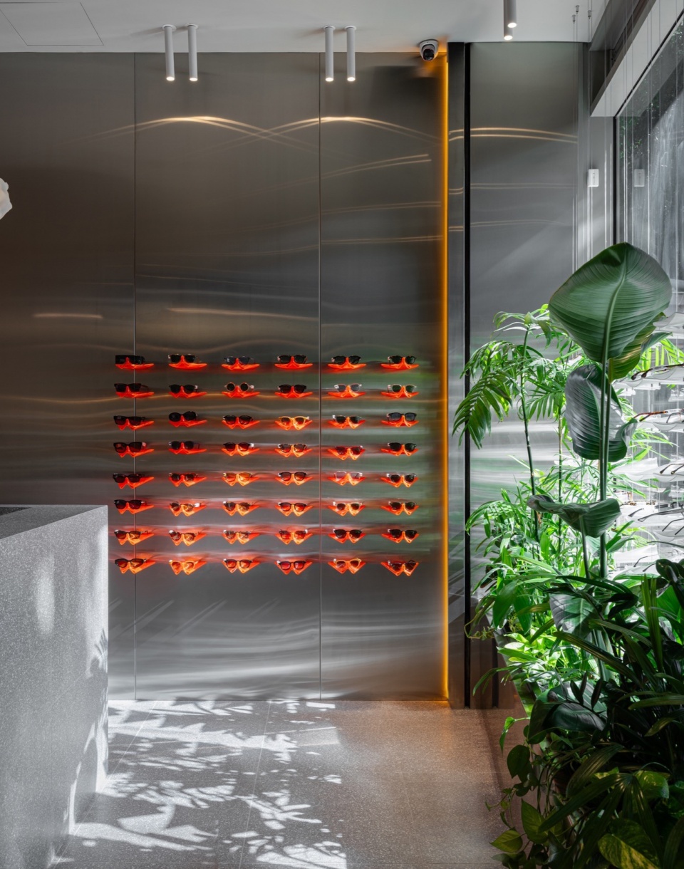 SaMJo eyewear store by YET Architecture