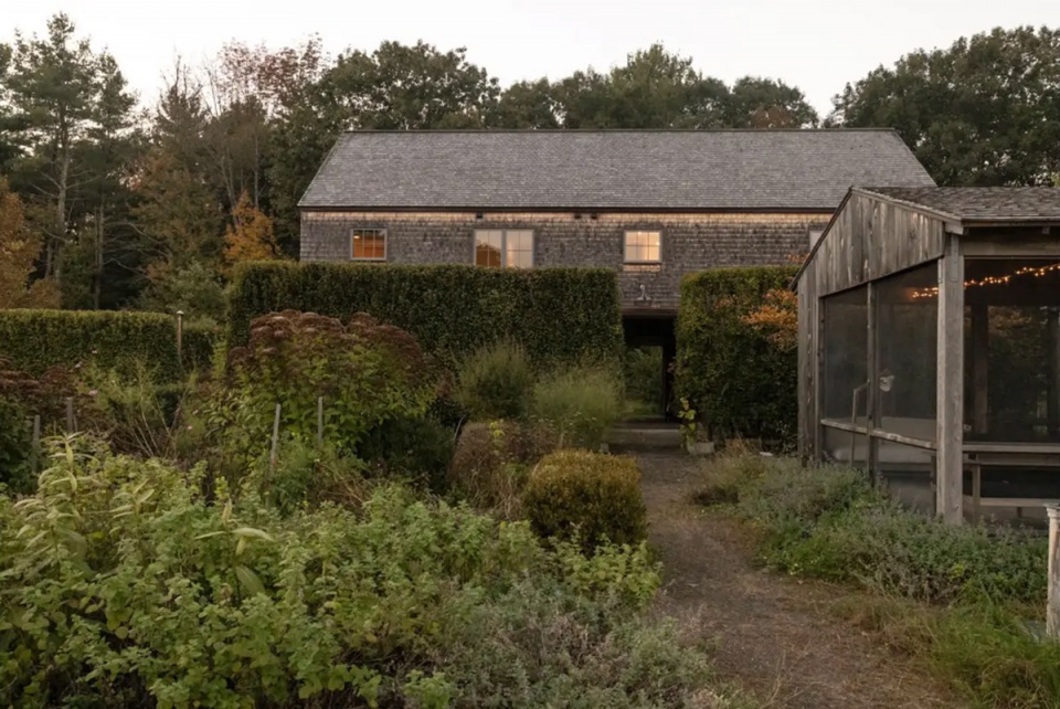 2025 asla residential design award of excellence and the wild comes right up to the door stimson