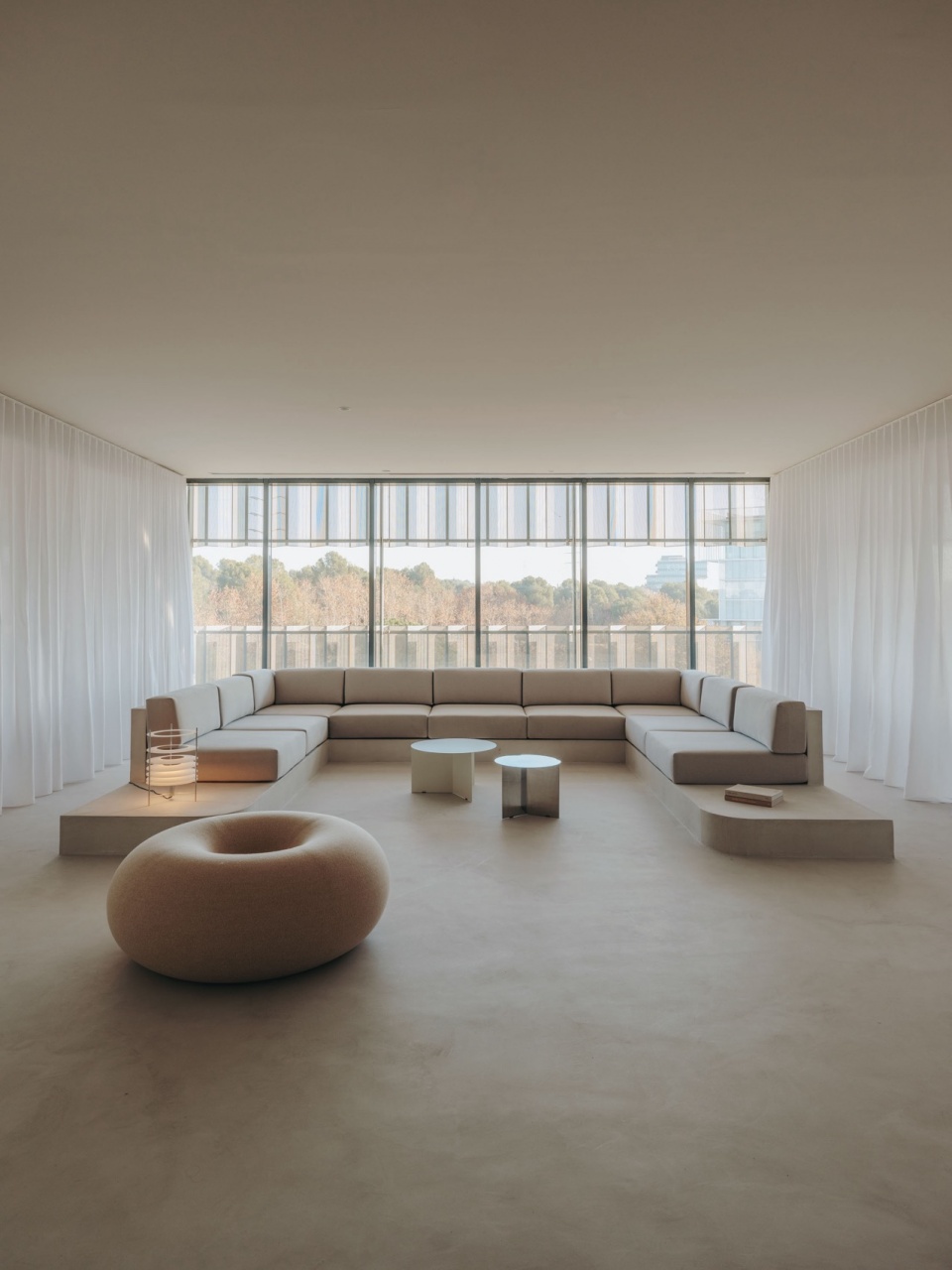 GIGI STUDIOS HQ by Isern Serra