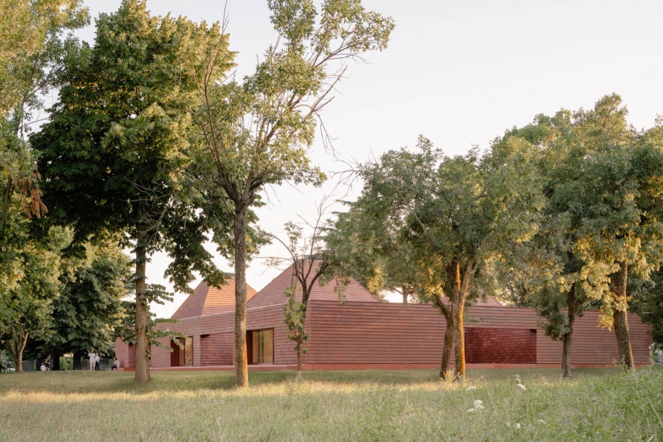 Kinder Rain kindergarten by AACM
