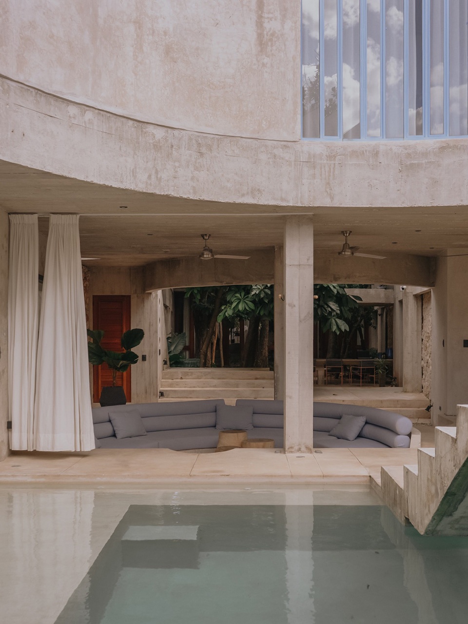 Casa Soskil by Ludwig Godefroy architect