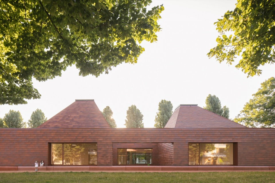 Kinder Rain kindergarten by AACM