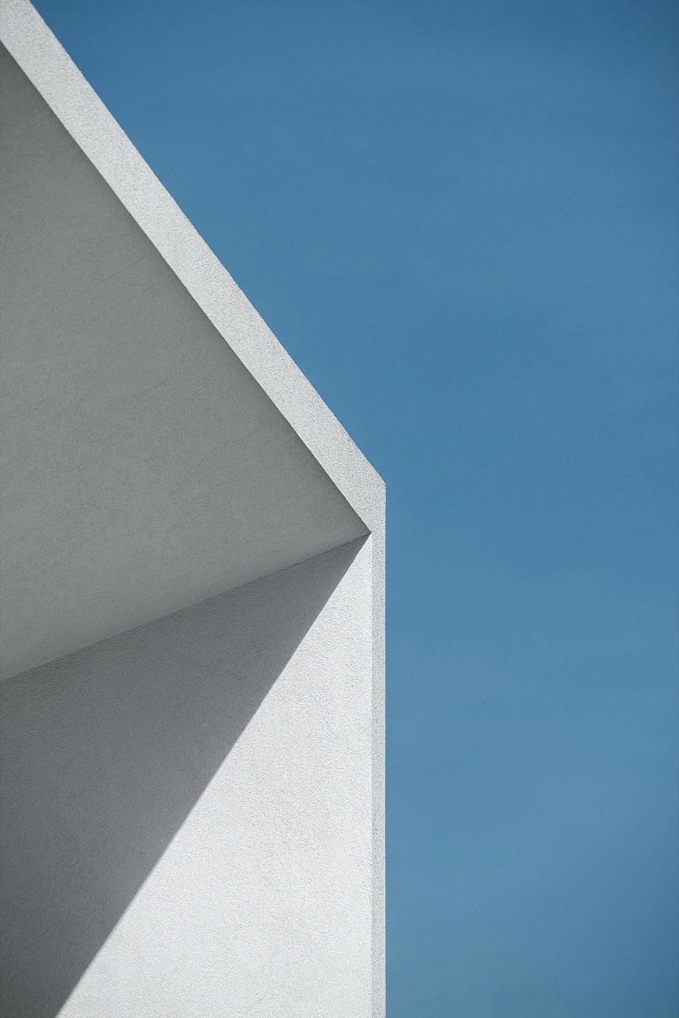 Minimalist White House by Arquitetura501