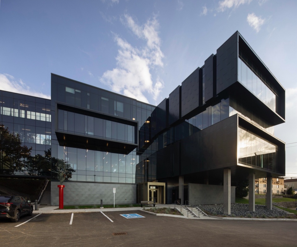 a new teaching pavilion at hotel dieu de levis by anne carrier architectes