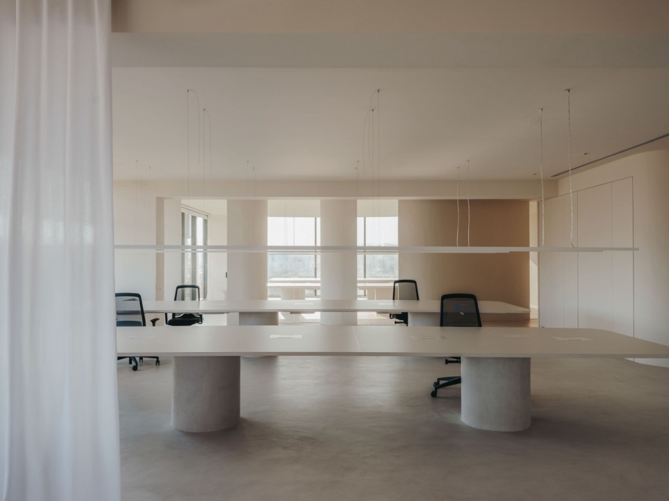 GIGI STUDIOS HQ by Isern Serra
