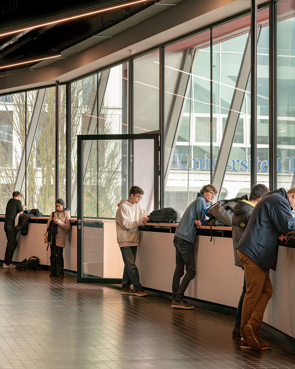 Leiden University Lecture Hall zwn