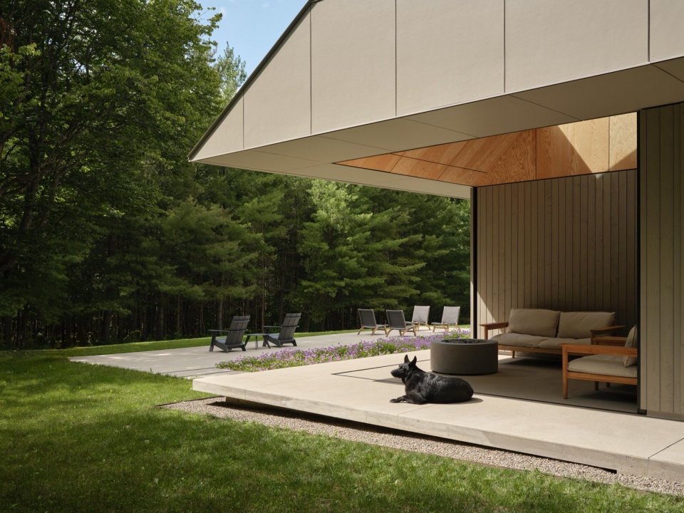 Ridge House by superkul