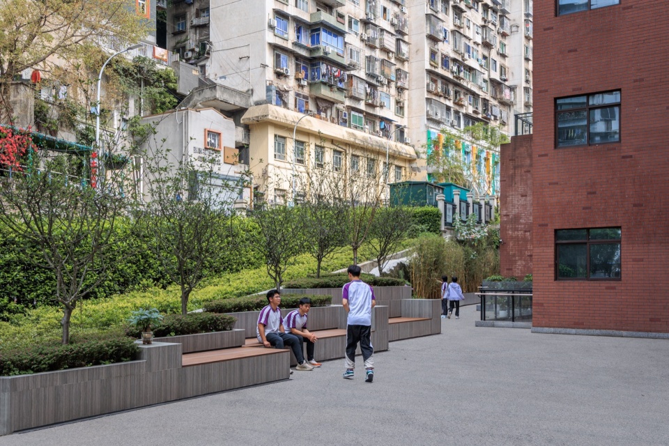 landscape transformation of zhangjiagarden campus bashu secondary school by aofan design