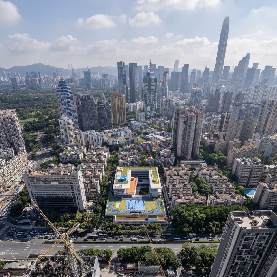 Shenzhen Futian Lvzhou Primary School by CCDI DongXiYing Studio