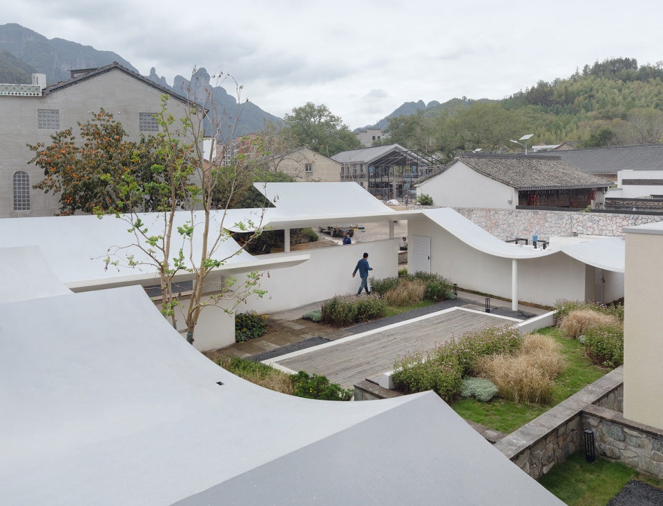 Xianjing Village Qingyi Lodge by HsuDu Architects