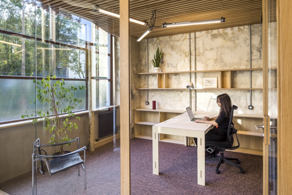 offices in former workshops by nicola spinetto architectes