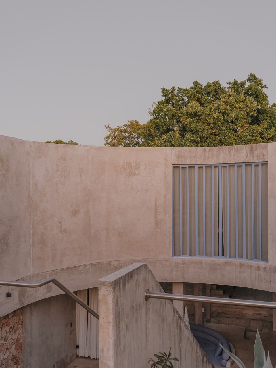 Casa Soskil by Ludwig Godefroy architect