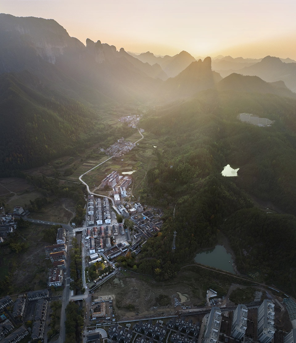 Xianjing Village Qingyi Lodge by HsuDu Architects
