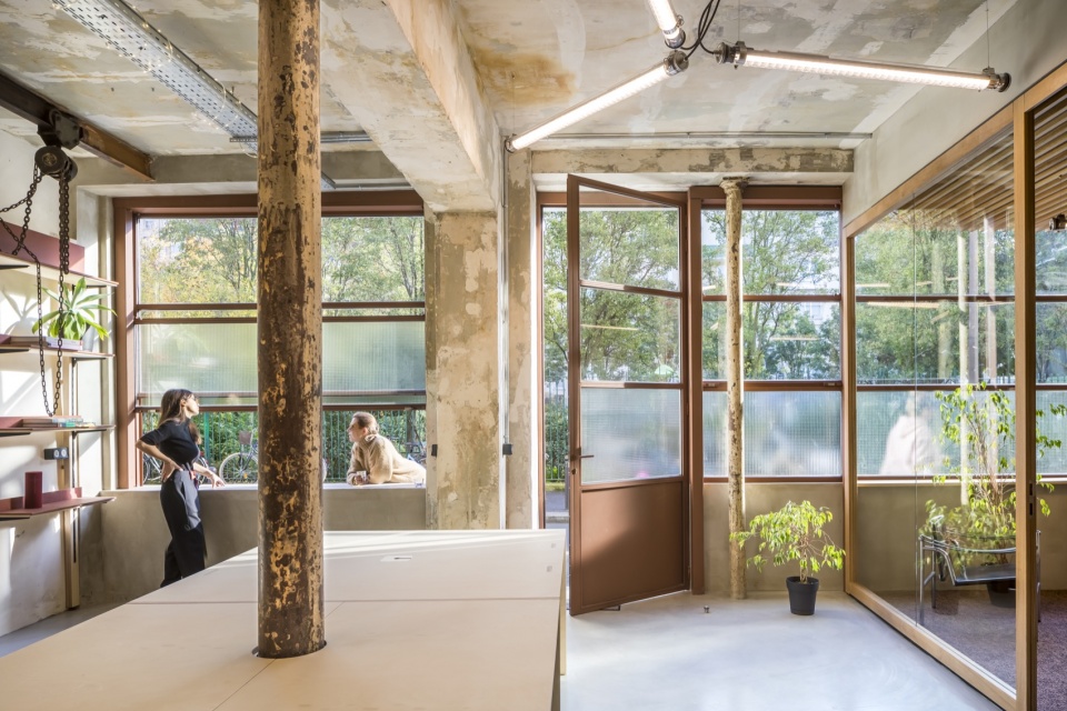 offices in former workshops by nicola spinetto architectes