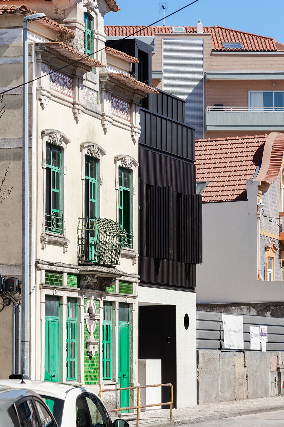 SA Townhouse by Atelier Tiago do Vale