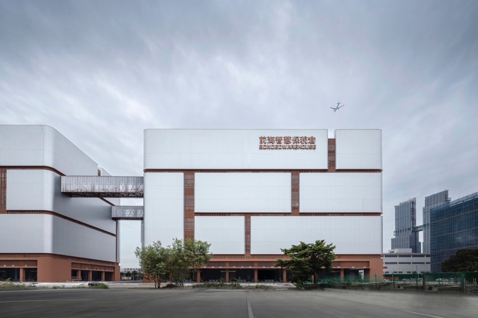 qianhai smart bonded warehouse by architectural design and research institute of scut co ltd
