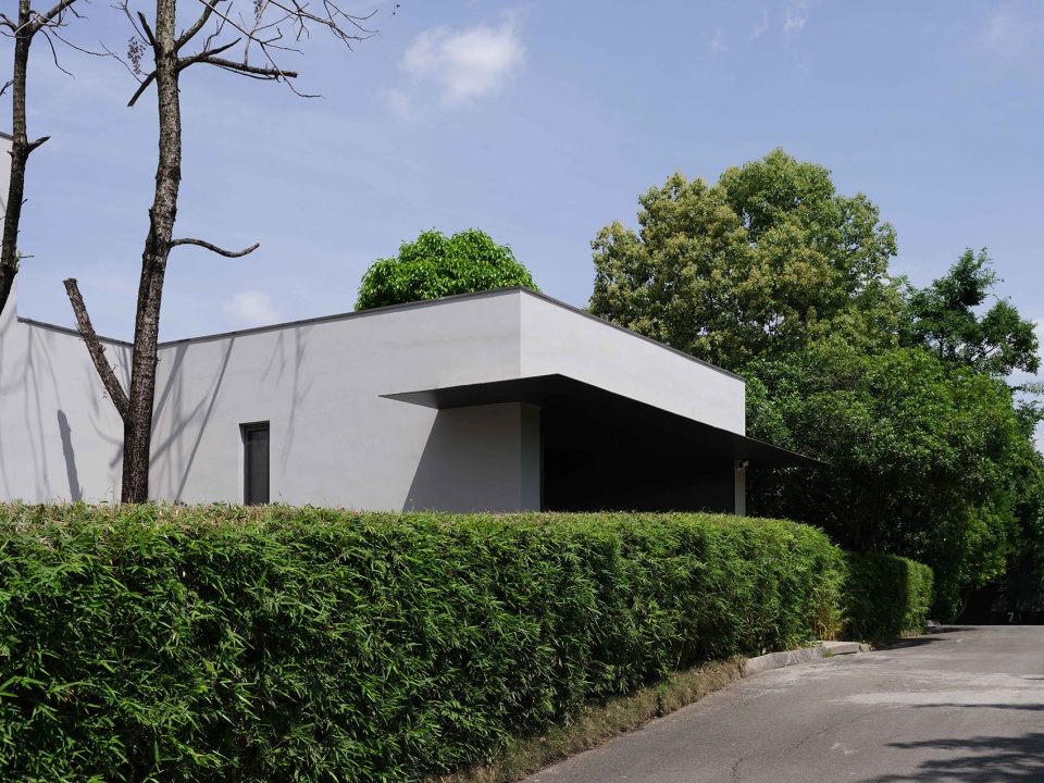 Blue Roof Artist Studio Renovation