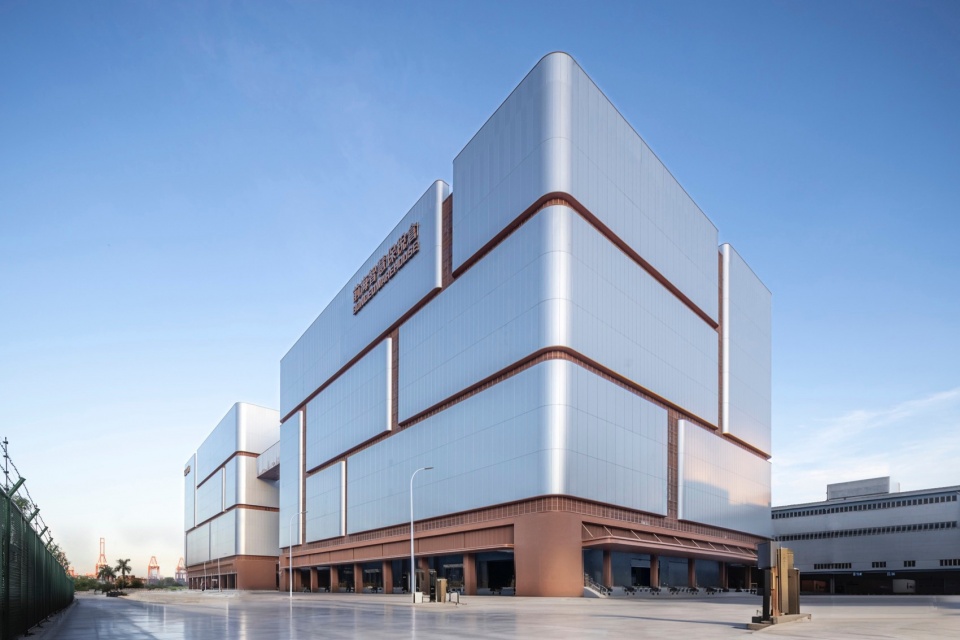 qianhai smart bonded warehouse by architectural design and research institute of scut co ltd