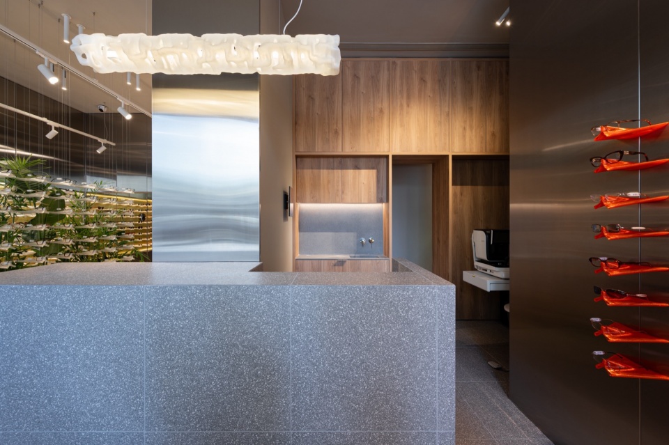 SaMJo eyewear store by YET Architecture