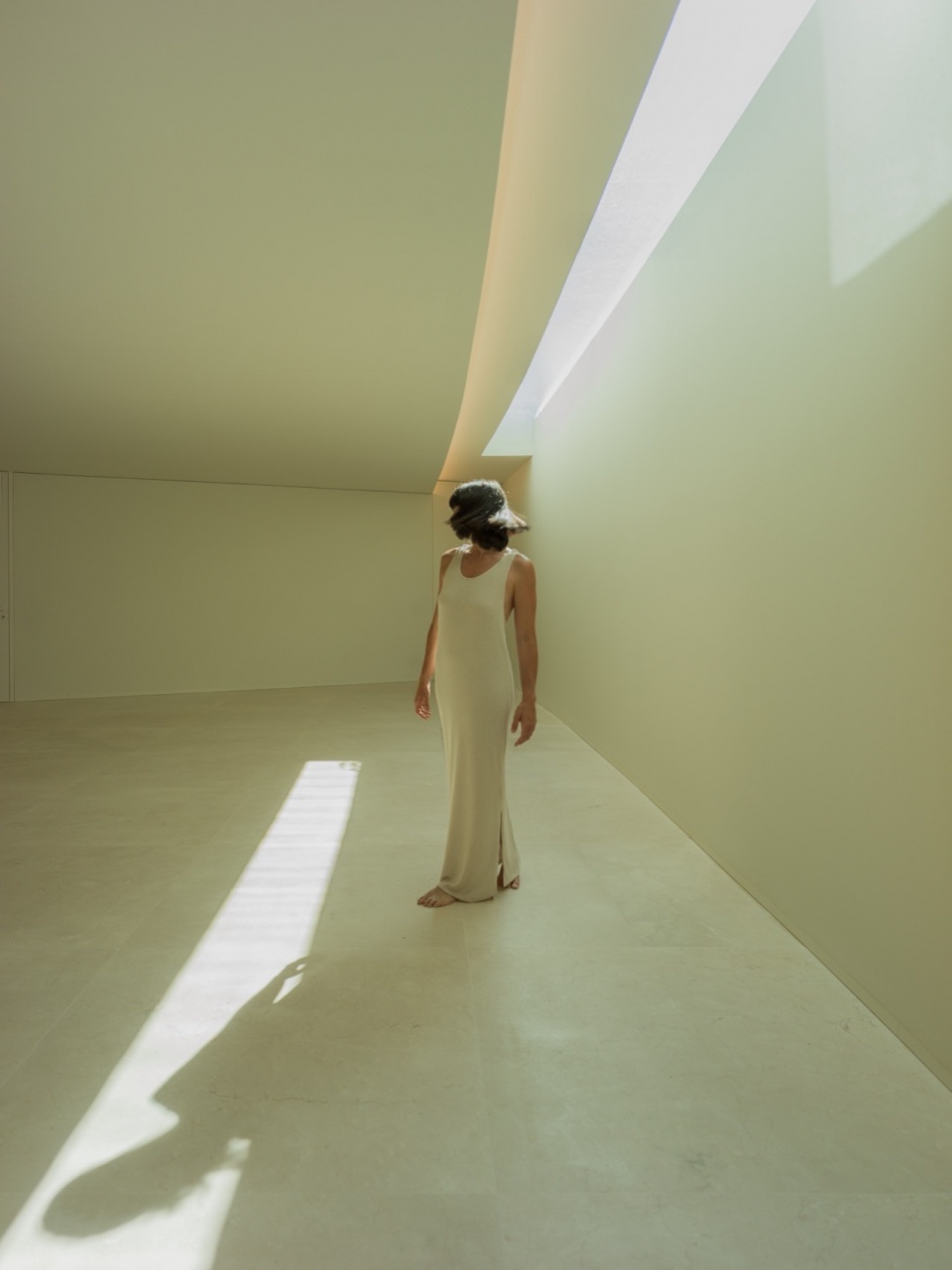 VILLA LAGO LA MORALEJA by FRAN SILVESTRE ARQUITECTOS