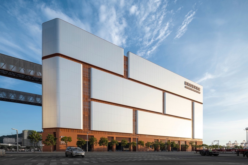 qianhai smart bonded warehouse by architectural design and research institute of scut co ltd