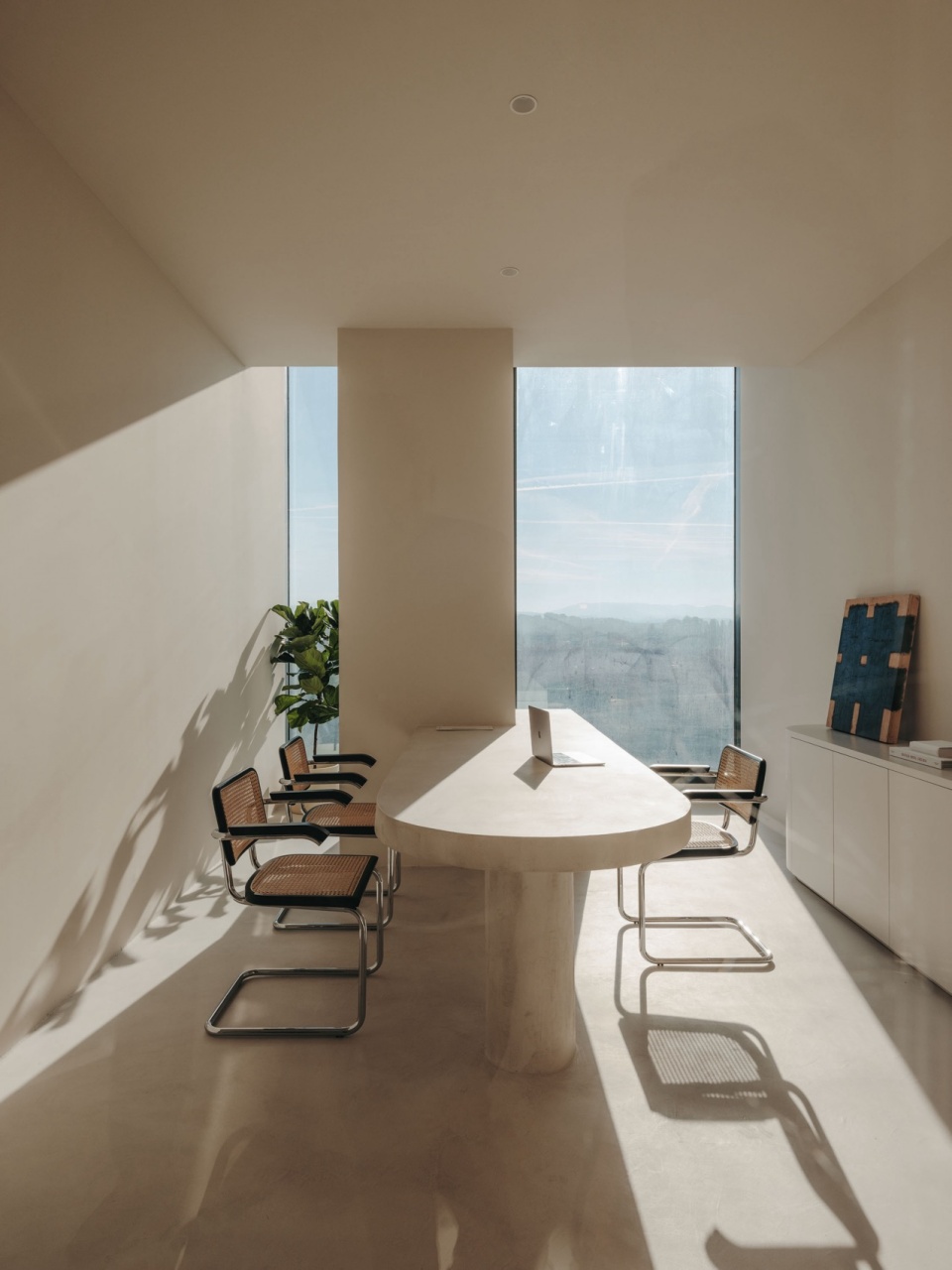 GIGI STUDIOS HQ by Isern Serra