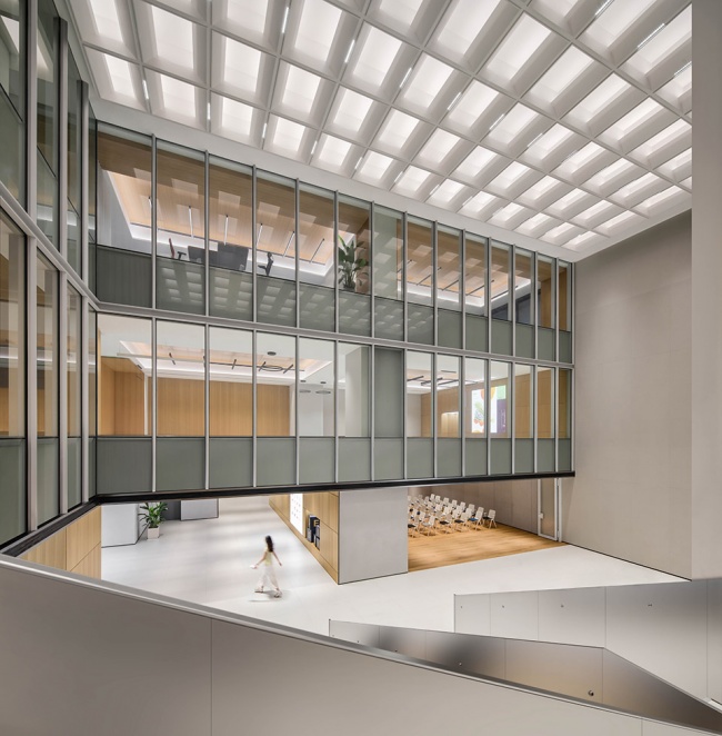 JE Furniture HQ by M Moser Associates