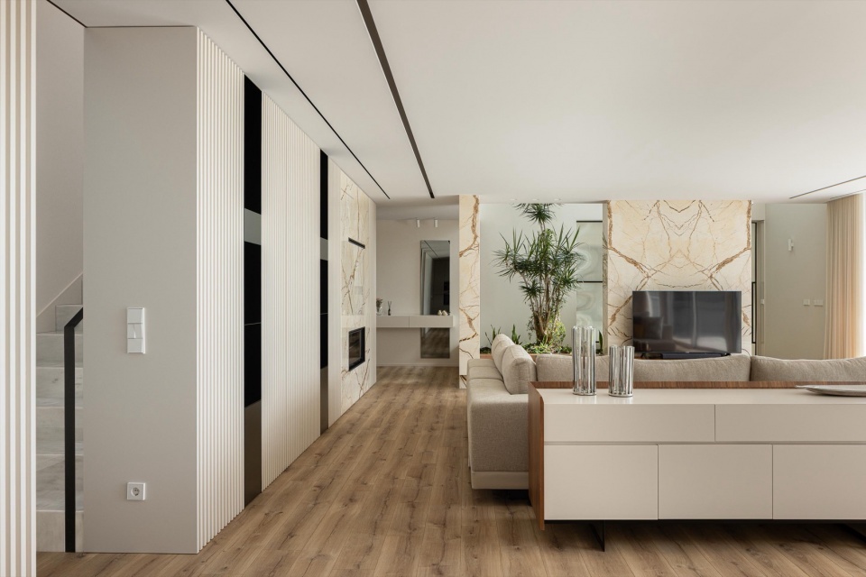 Minimalist White House by Arquitetura501