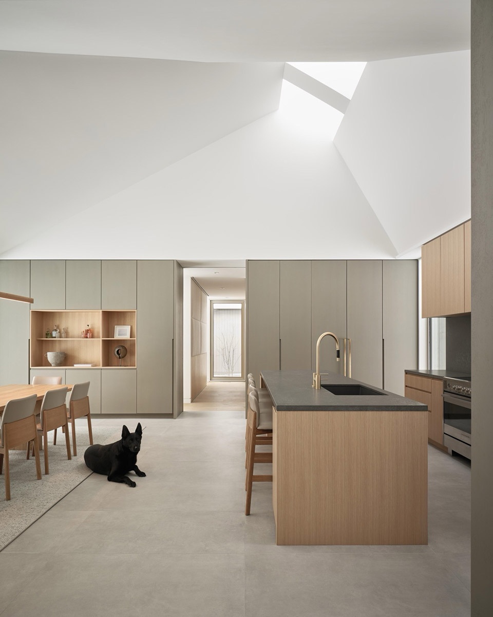 Ridge House by superkul
