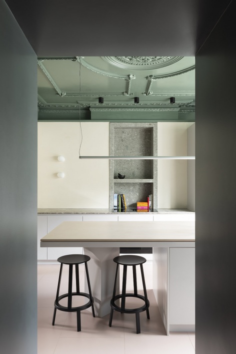 W house by Bureau de Change