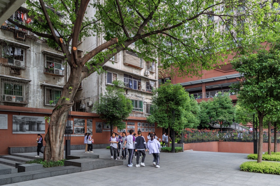 landscape transformation of zhangjiagarden campus bashu secondary school by aofan design