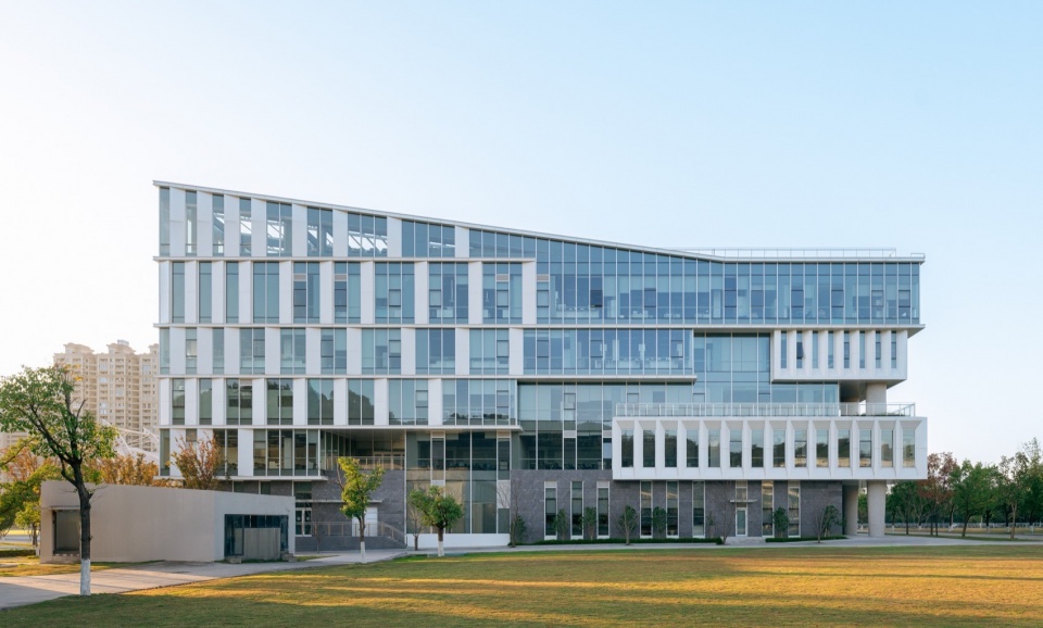 the science and technology building at wenzhou kean university by architectural design research institute of tsinghua university co ltd thad