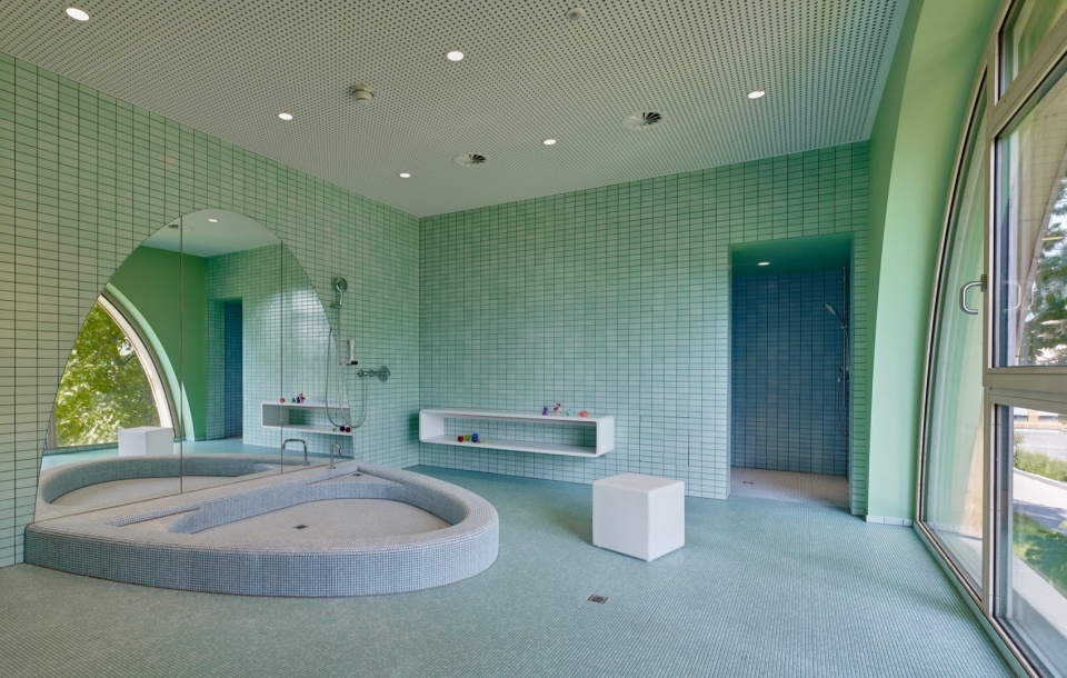 A house for children in a Pinegrove Christian Schmoelz Architekt