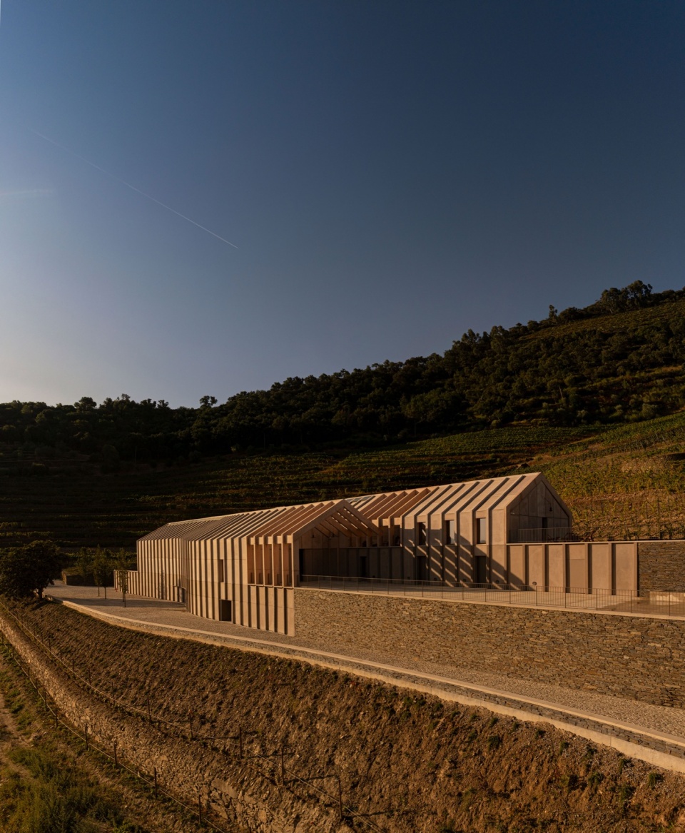 Quinta de Adorigo Winery Atelier Sergio Rebelo