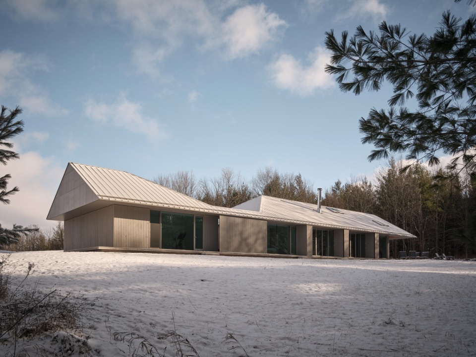 Ridge House by superkul