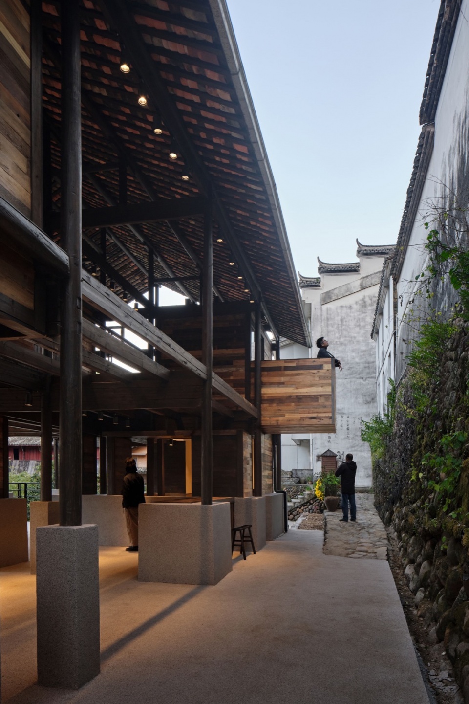 The Riverside Old House by Ref Architects 05m Studio